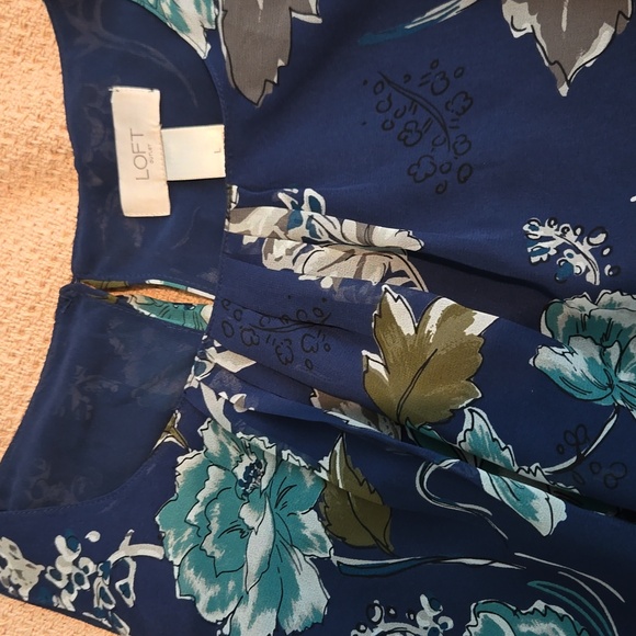 Lot of 3 loft sleveless Loft blouses - Picture 5 of 7